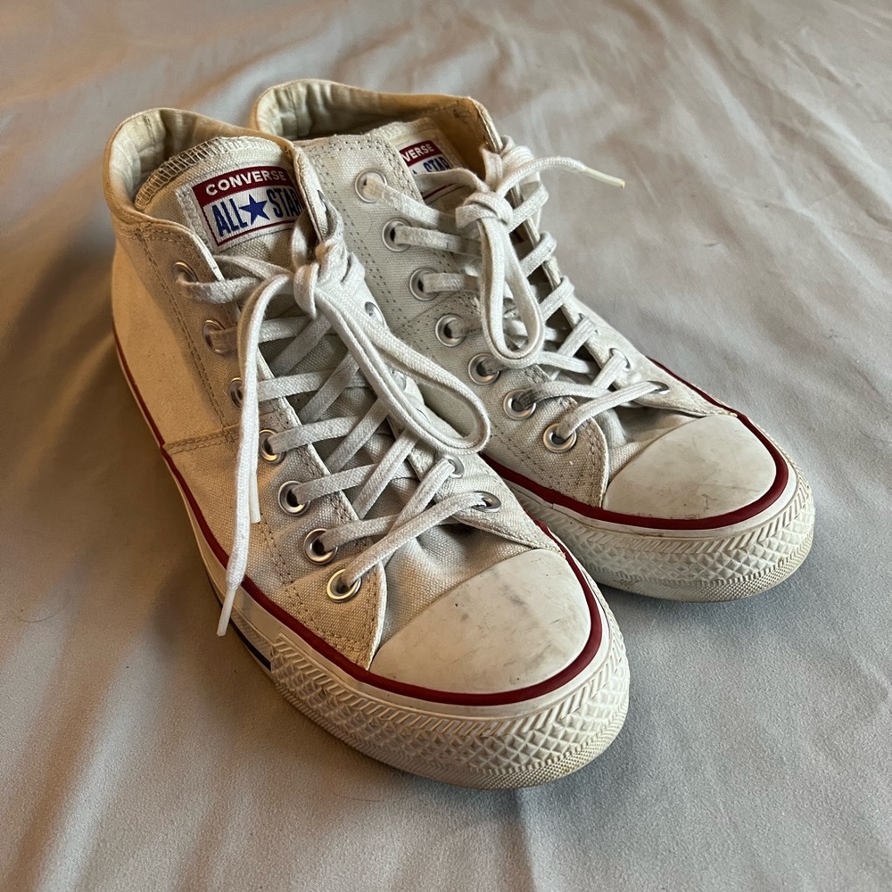 Mid Rise White Converse Women’s Size 9